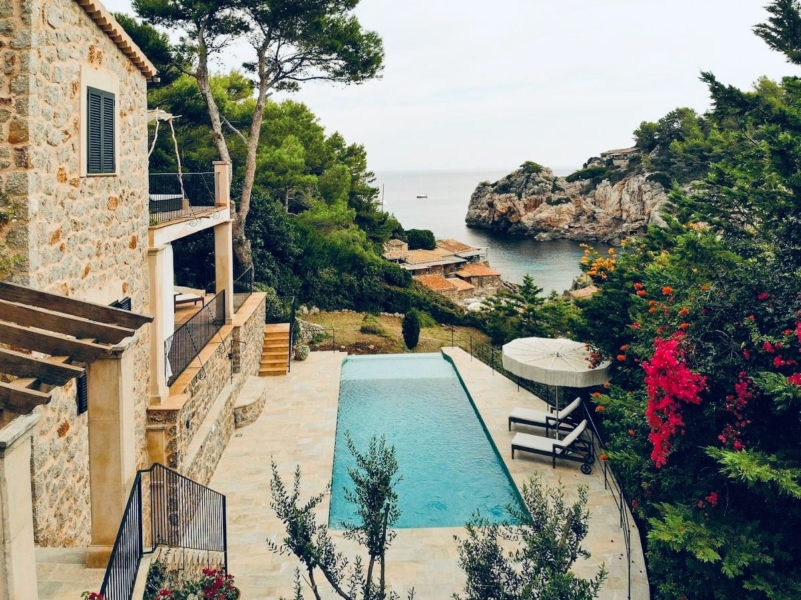 Villa with Infinity Pool in Cala Deià