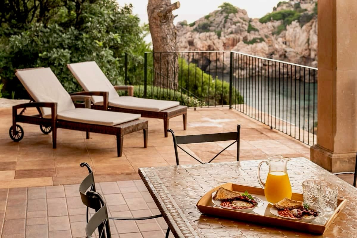 Villa with Infinity Pool in Cala Deià