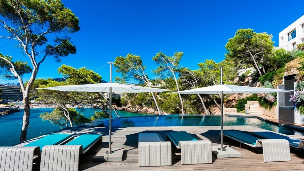 Beachfront Modern Luxury Villa with Spectacular Views in Camp de Mar
