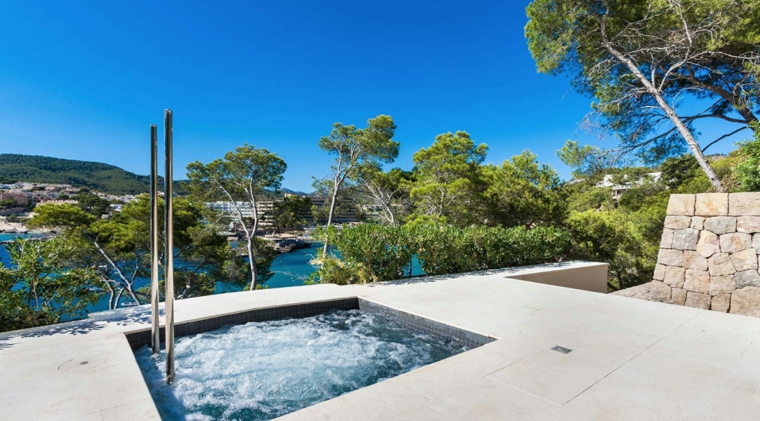 Beachfront Modern Luxury Villa with Spectacular Views in Camp de Mar