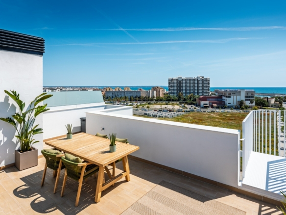 Newly built penthouse for sale in Palma with sea views and private roof terrace
